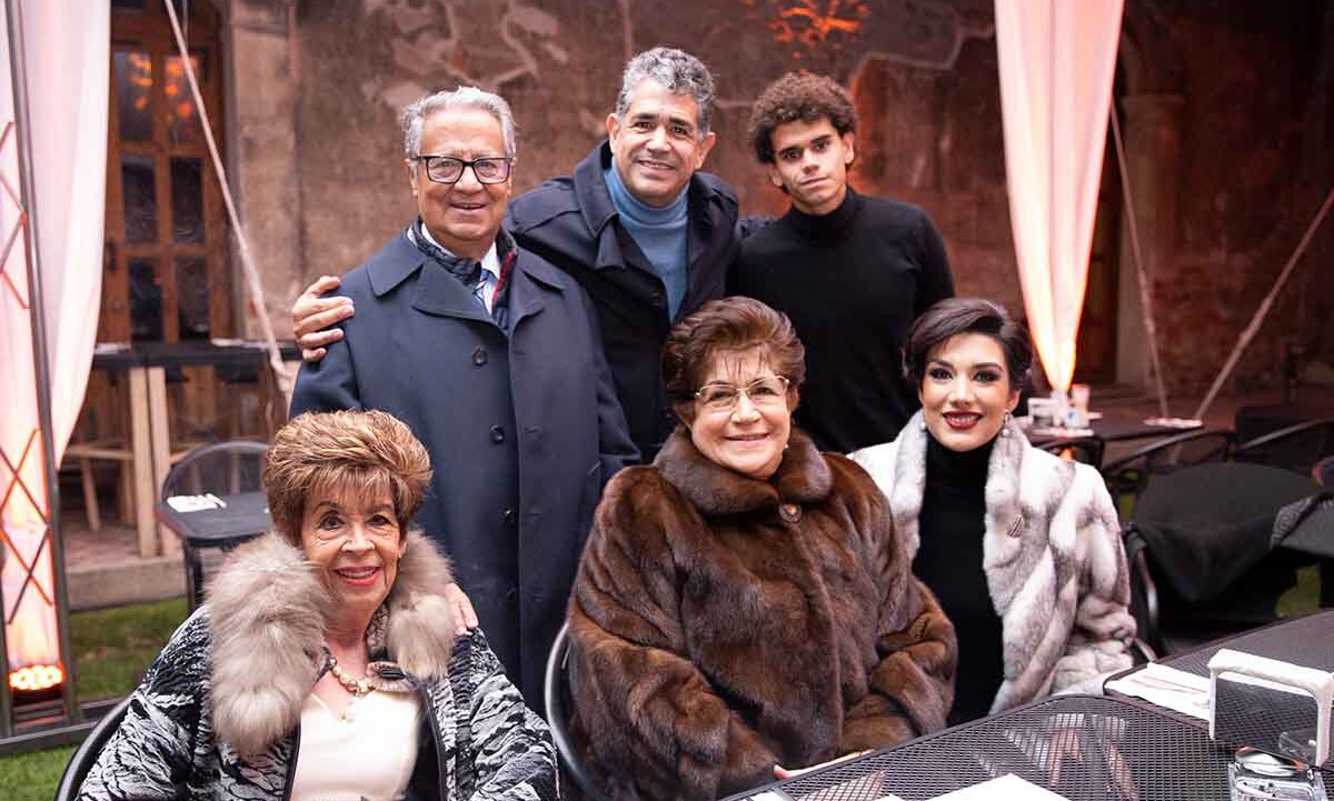 Carmina Perdomo, Mari Cris Perdomo, Cecy Rendón, José López, Joaquín Haces y Daniel Haces (Foto: Yanahui F. Sevilla)