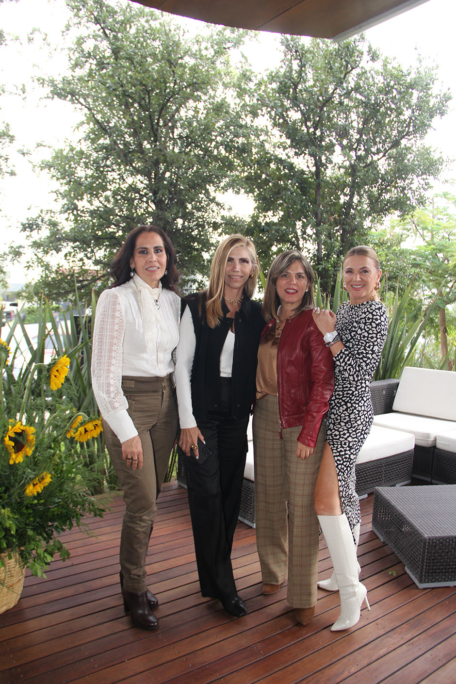 Adriana de Marín, Laura Bolio, Catalina Olea y Gaby Sánchez
