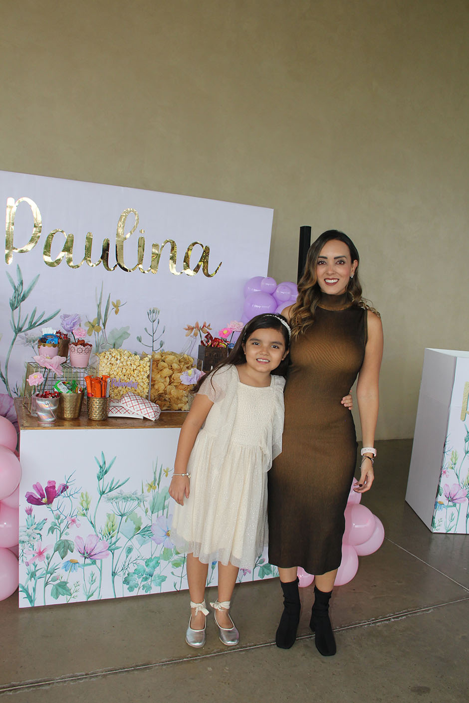 Camila García y Natalie Romero.