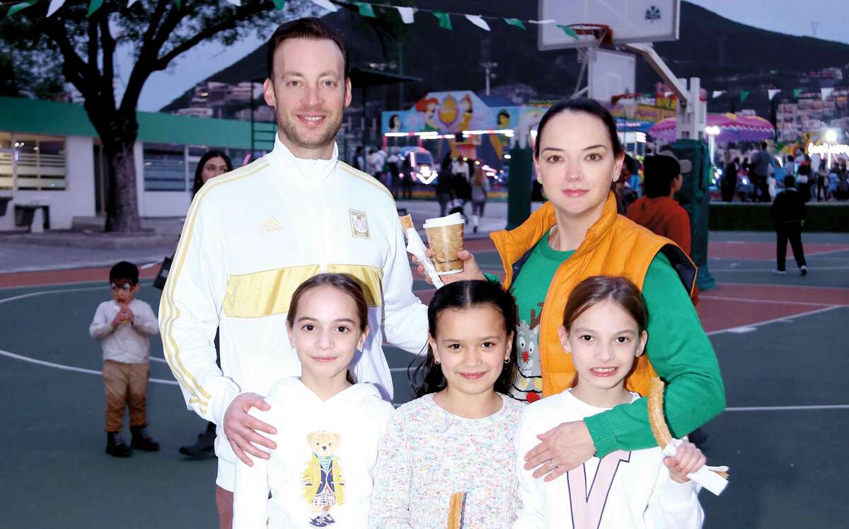 David Othón Páez, Cordelia Treviño de Páez, Fernanda Páez, Vivi Valdez y Valentina Páez. Roberto Alvarado