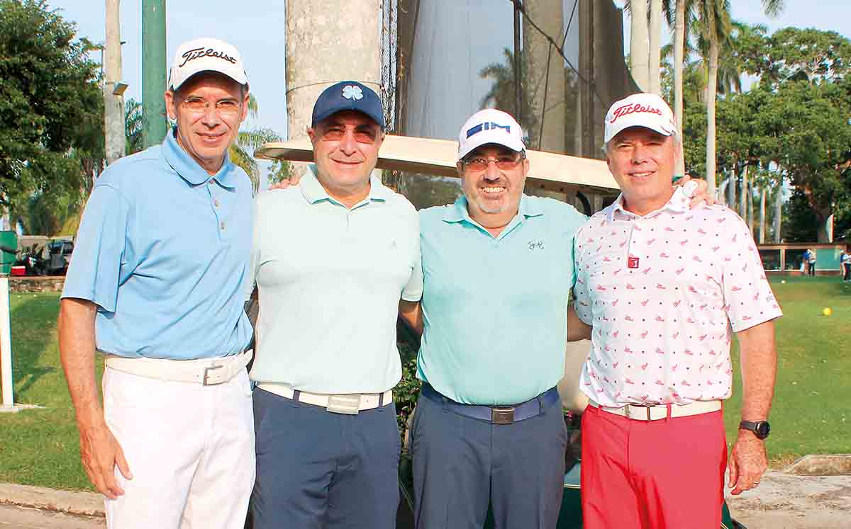 HECTOR ELIZONDO, MANUEL CERVANTES, MARIO ELIZONDO y RODRIGO GARZA  disfrutaron del emocionante torneo de golf