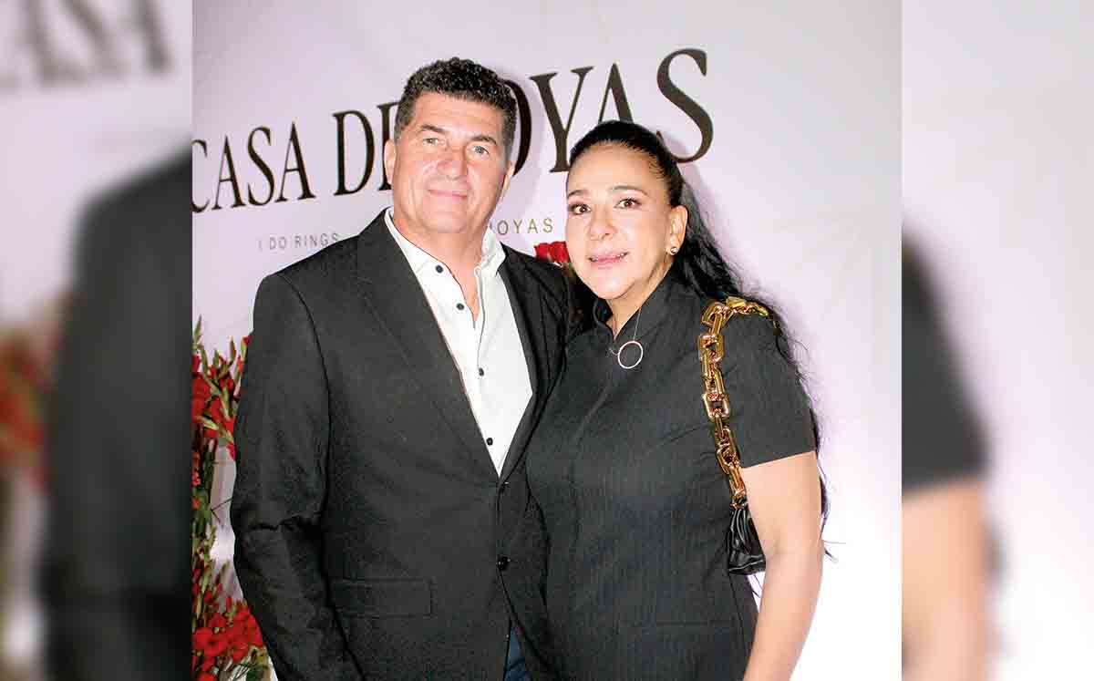 MIGUEL GÓMEZ Y SILVIA DE GÓMEZ