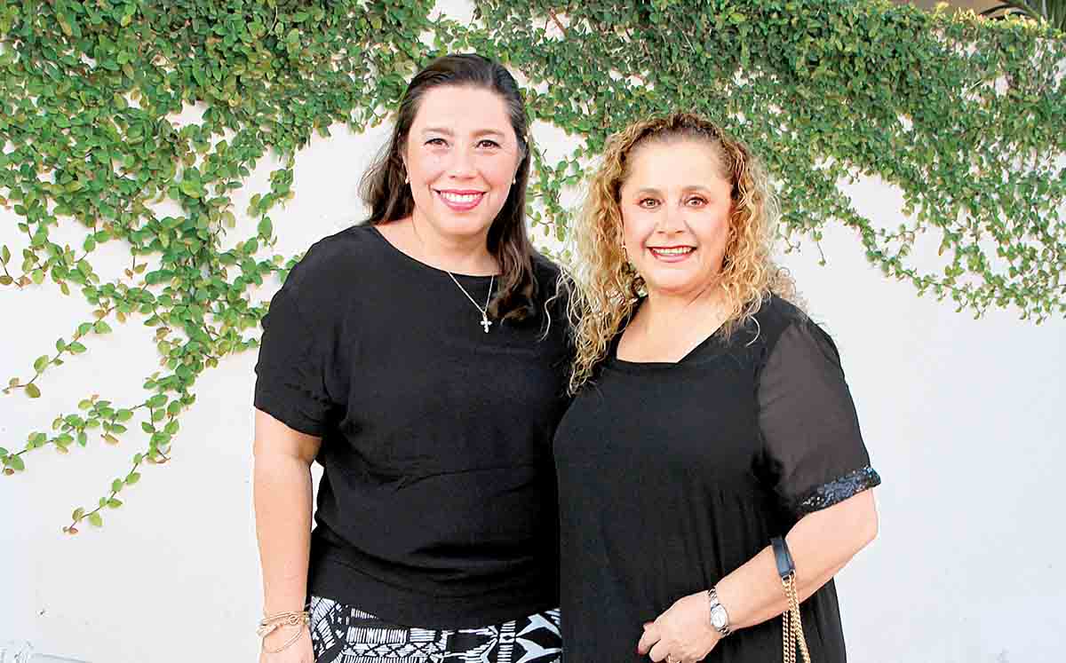 ROCHI MACÍAS Y VICKY DE RAGE degustaron de calabazas con queso philadelphia, ensalada, lasaña y un delicioso pastel de Tere Ochoa