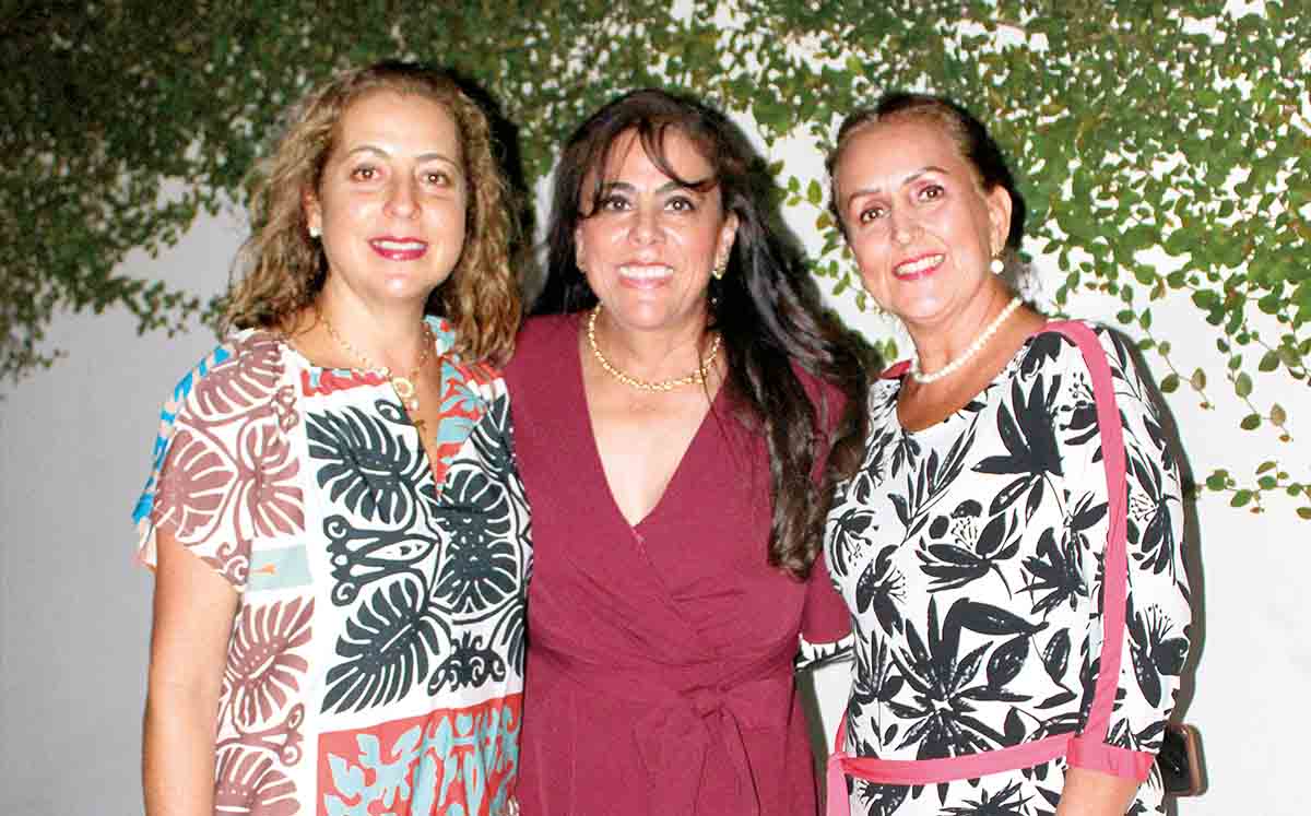 CÉLINDA FAYAD, DORA AGUIRRE Y SUSANA DE LADDAGA disfrutaron de celebrar junto a Tessy Manzur de su despedida de soltera