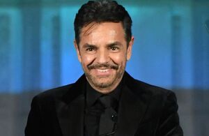 Eugenio Derbez es detenido por aceptar extraño regalo de su fan (Instagram)