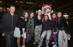 Adam Venc, Rebeca Colín, Renata Colín, Karine Velázquez, Montse Colín, Nicole Castro y Priscila Fuentes