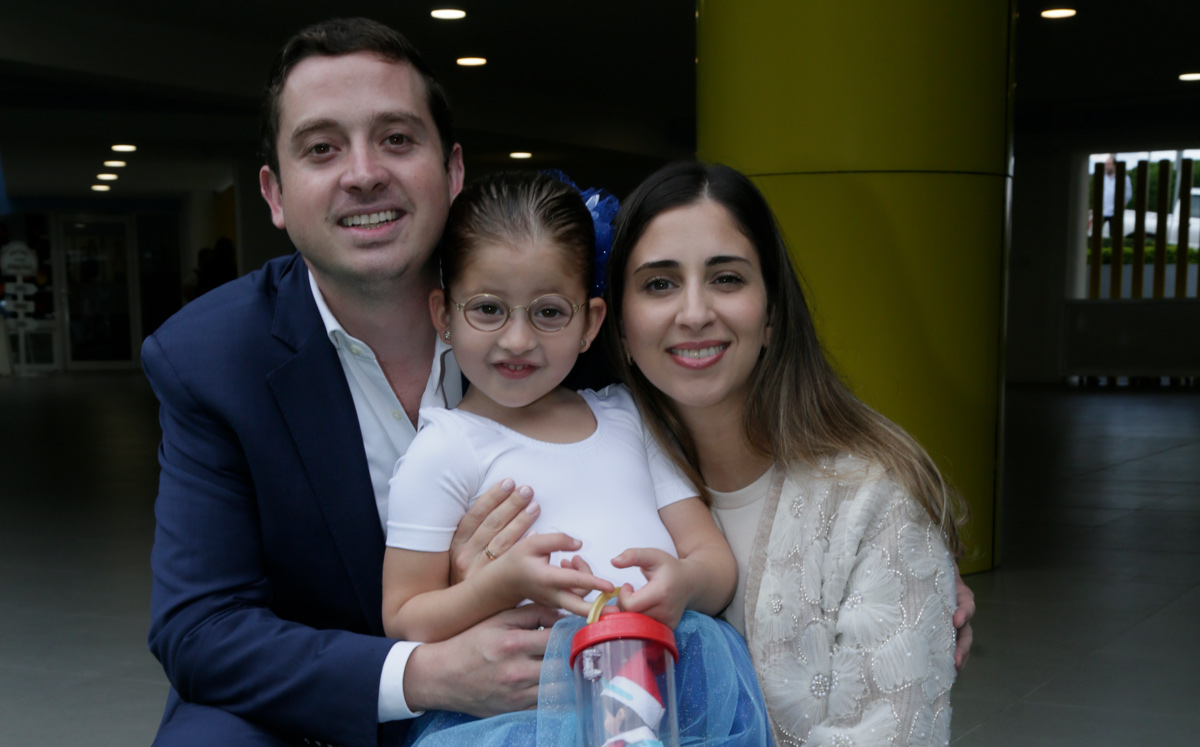 Andrés Romo, Claudia Peña de Romo y Catalina Romo / Foto: Omar Valdez