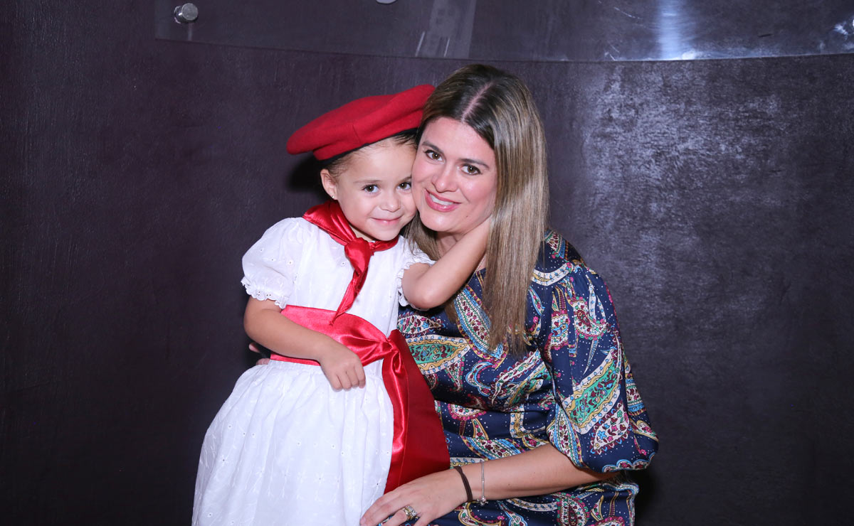 Ava y Sofía