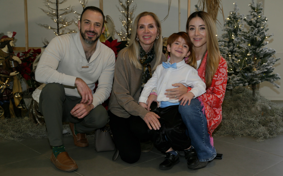 Héctor Cantú, Paulina González, Héctor Cantú y Claudia Deschamps / Foto: Omar Valdez