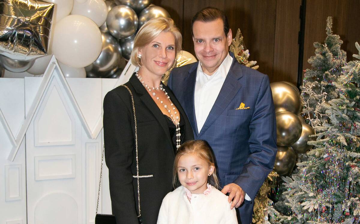 Olga Tulik, Fernando Santillán  y Charlotte Santillán