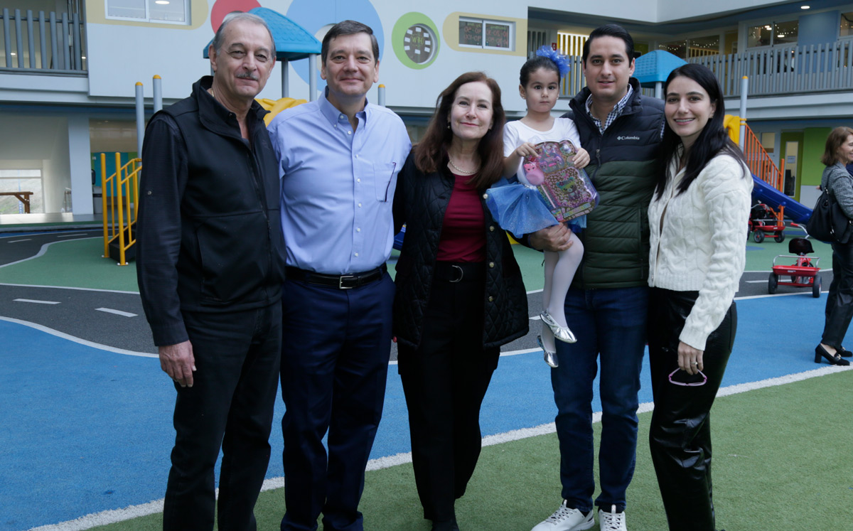 Óscar Treviño, Rodrigo Torres, Myriam de Torres, Balbina Treviño, Adrián Treviño y Alejandra Torres / Foto: Omar Valdez