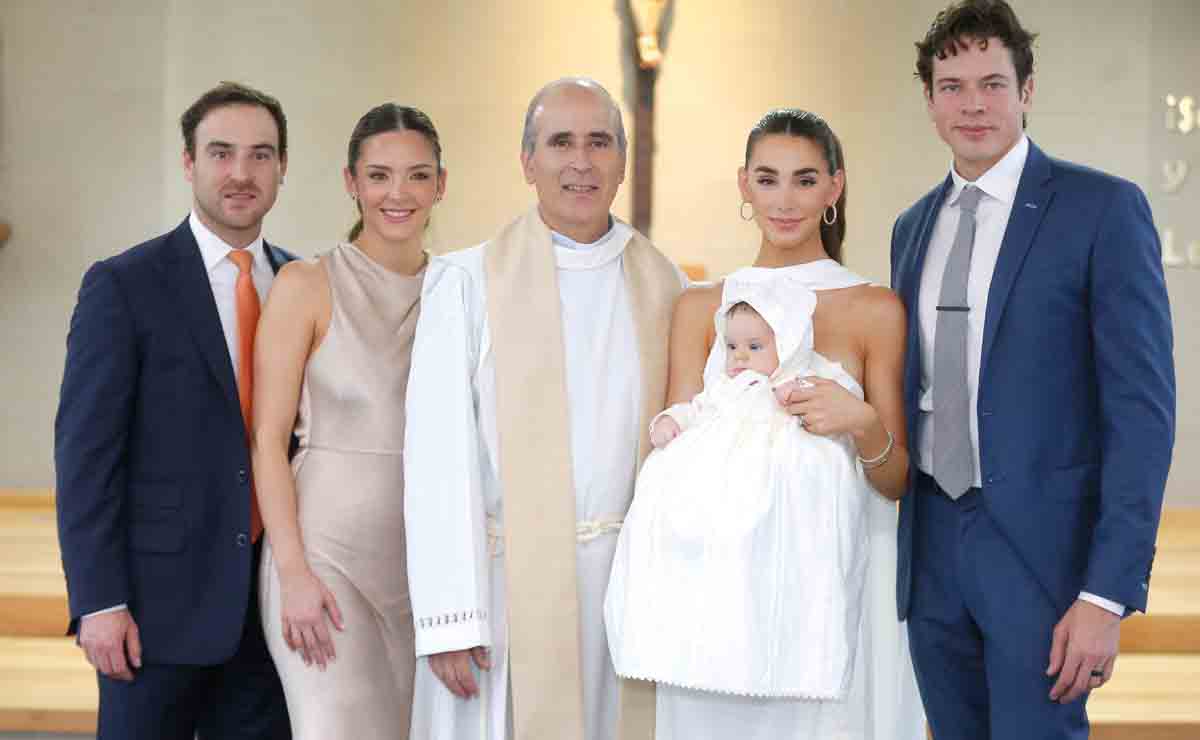 Rodeados Jorge González, Daniela Segovia, Sofía Torre, Roberto Segovia y Roberto Segovia Torre junto al padre / Fotos: Daniel Saldívar