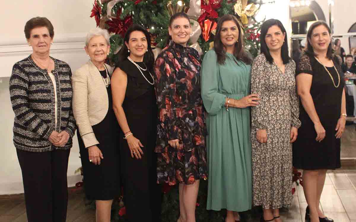 ROSA MARÍA ELIZONDO,  NORA ELIZONDO, SANDRA ABISAD, GLORIA GARCÍA, LORENA VÁZQUEZ Y GABY SIGRIST nos regalaron sus mejores sonrisas