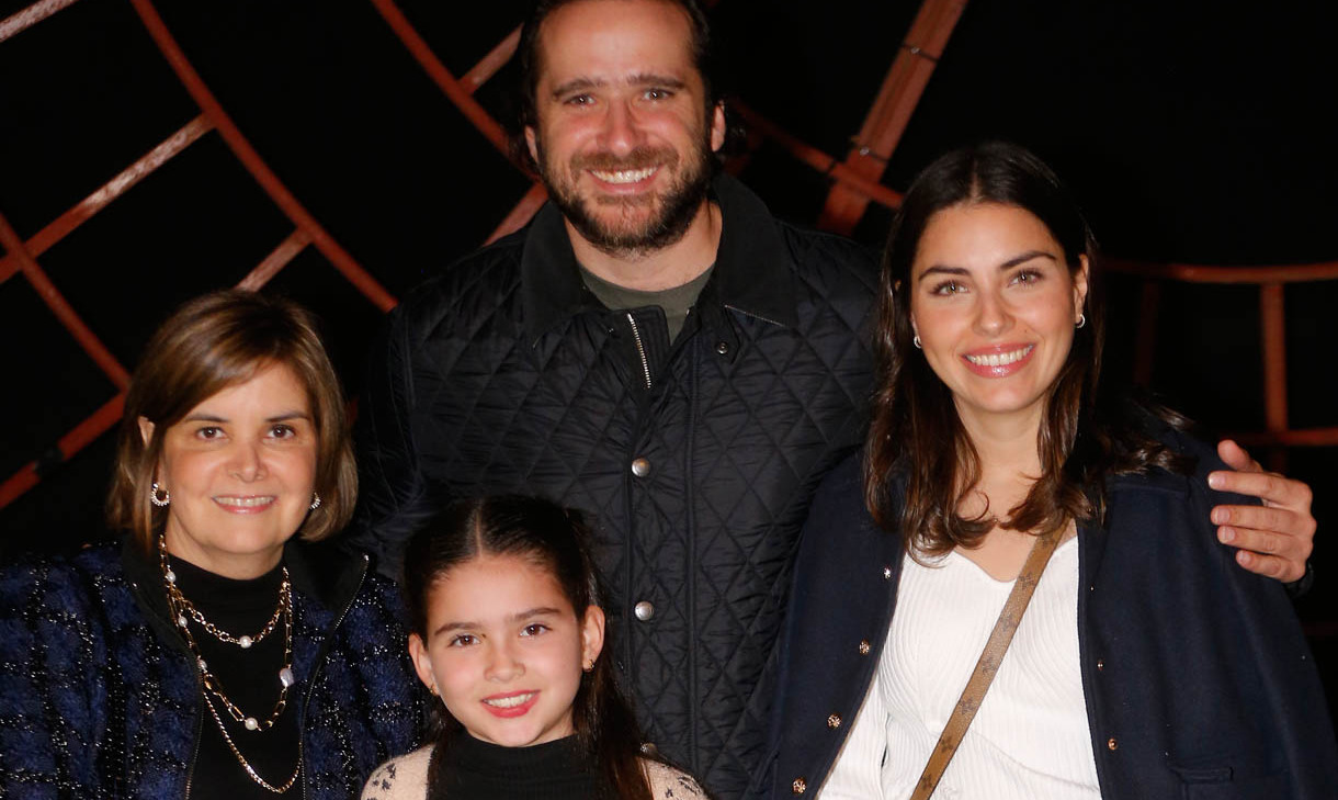 Titi Medina, Lucía Mena, Isabel Mena, Alejandra González y Juan Mena