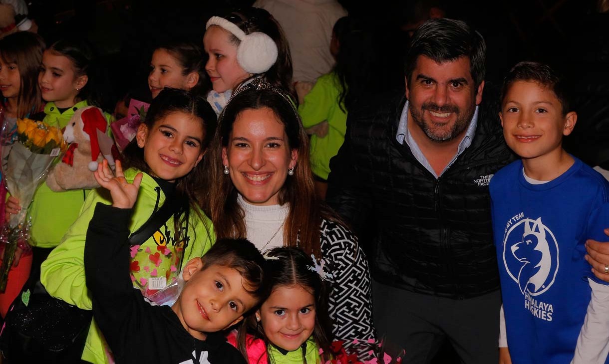 Estefy Álvarez, Isabella Álvarez, Stephanie Villarreal, Alejandro Álvarez, Alex Álvarez y David Álvarez