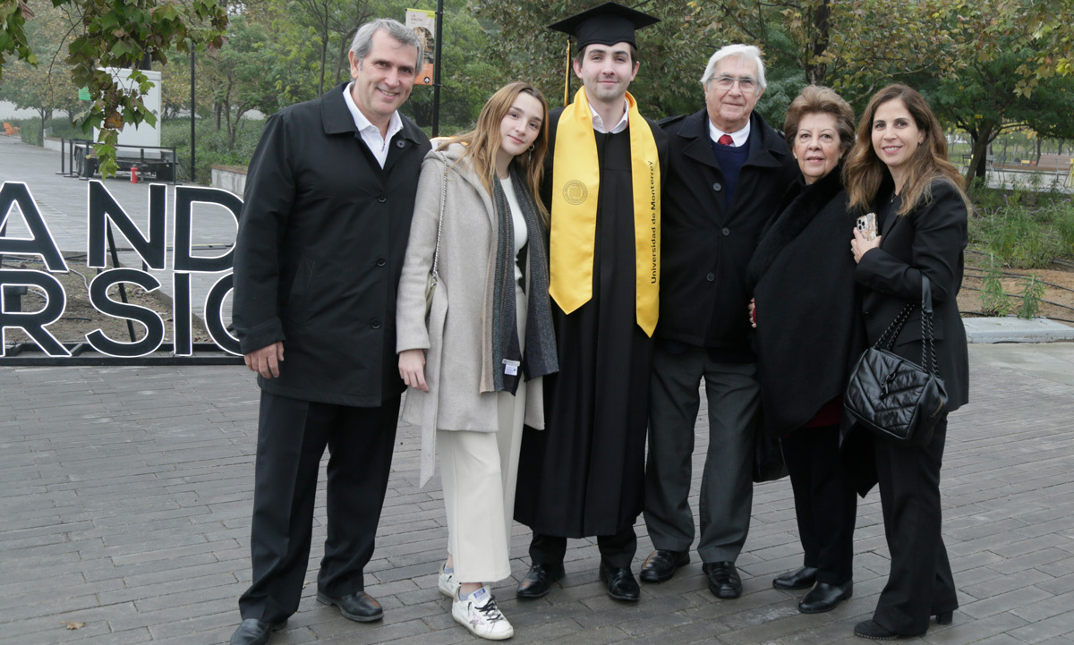 Guillermo Villanueva, Ana Pozas, Diego Villanueva, Gerardo Maiz, Patricia Arce y Patricia Maiz / Foto: Staff Chic