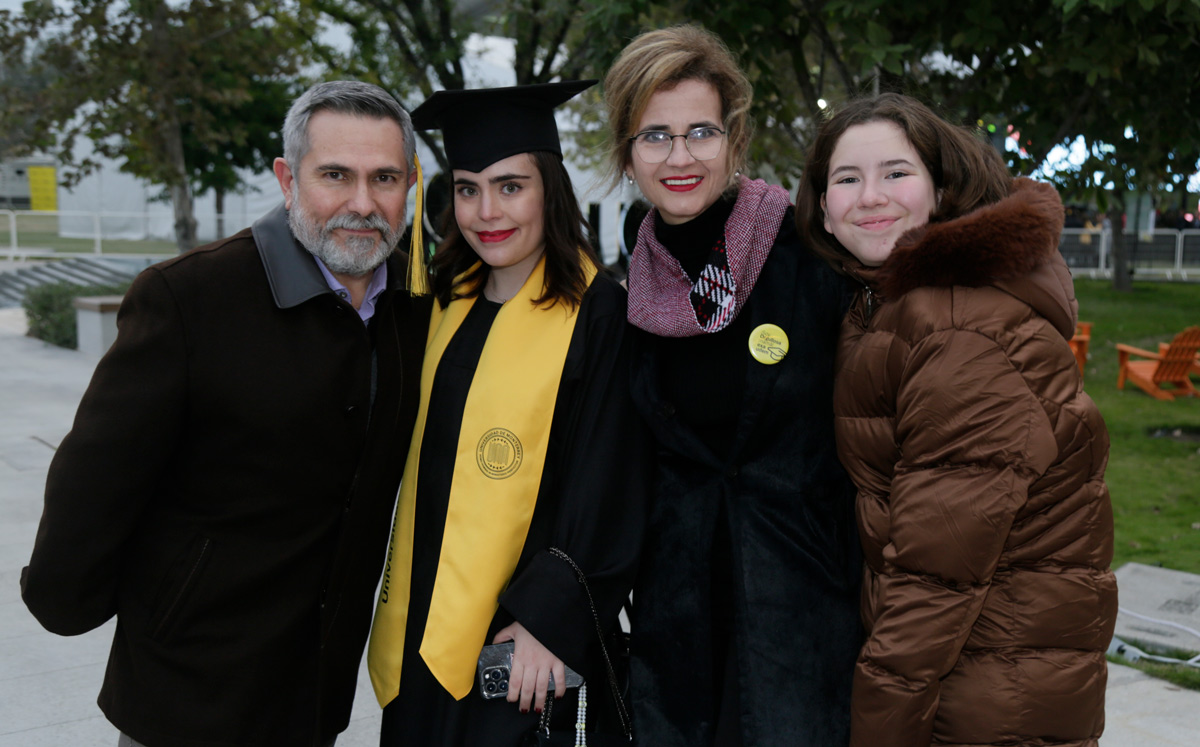 Miguel Reyes, María José Reyes, Lilia Sosa y Marisol Castillo / Foto: Staff Chic