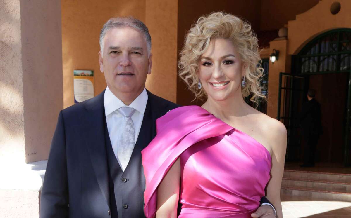 Papás del novio. Luis Rolando RendÓn  y Rosana Cantú