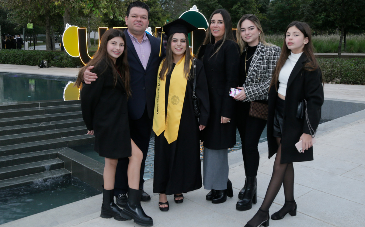Sara Garza, Epigmenio Garza, Lorena Alanís, Gretta Garza, Pamela Garza y Sofía Garza / Foto: Staff Chic