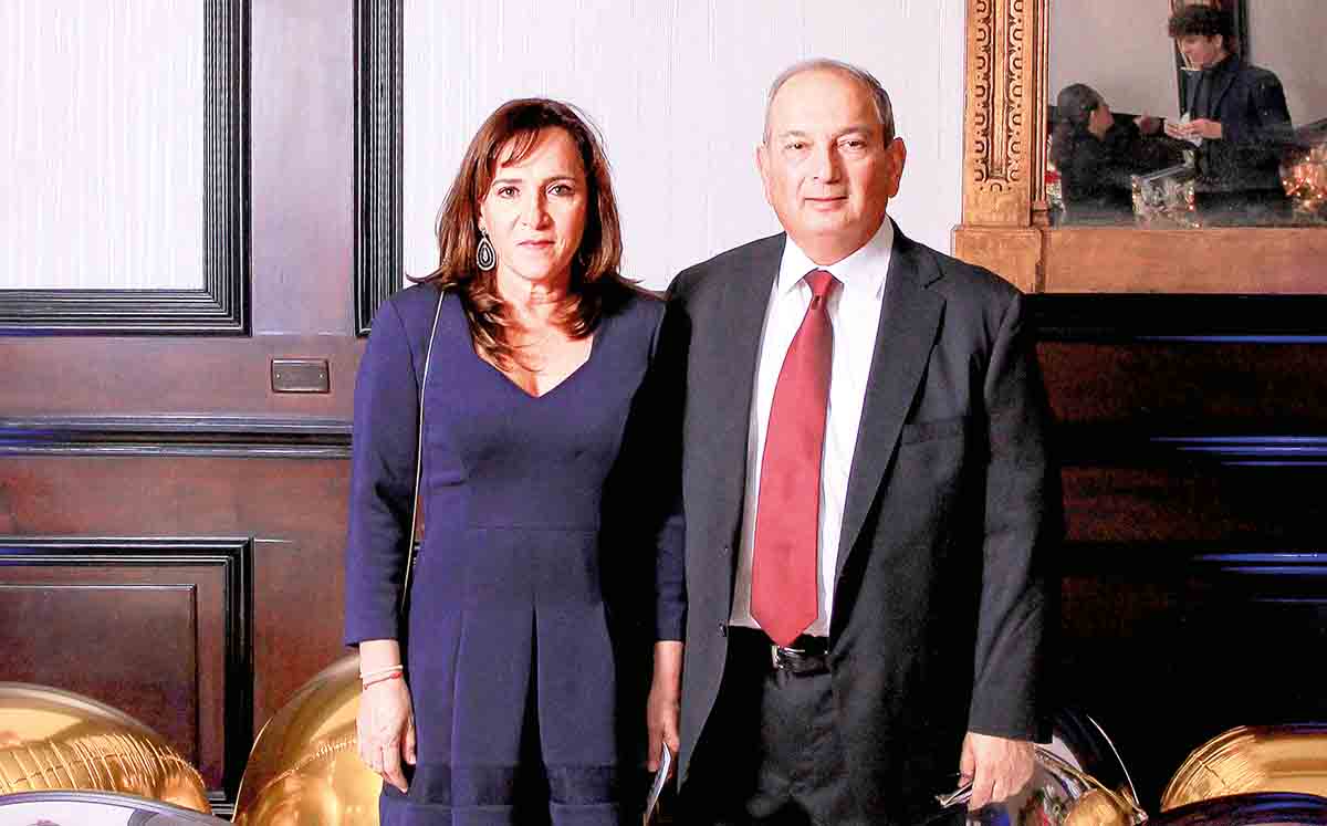 MARTHA DE CHARUR Y ALEJANDRO CHARUR  disfrutaron de la música de Bossa Beat