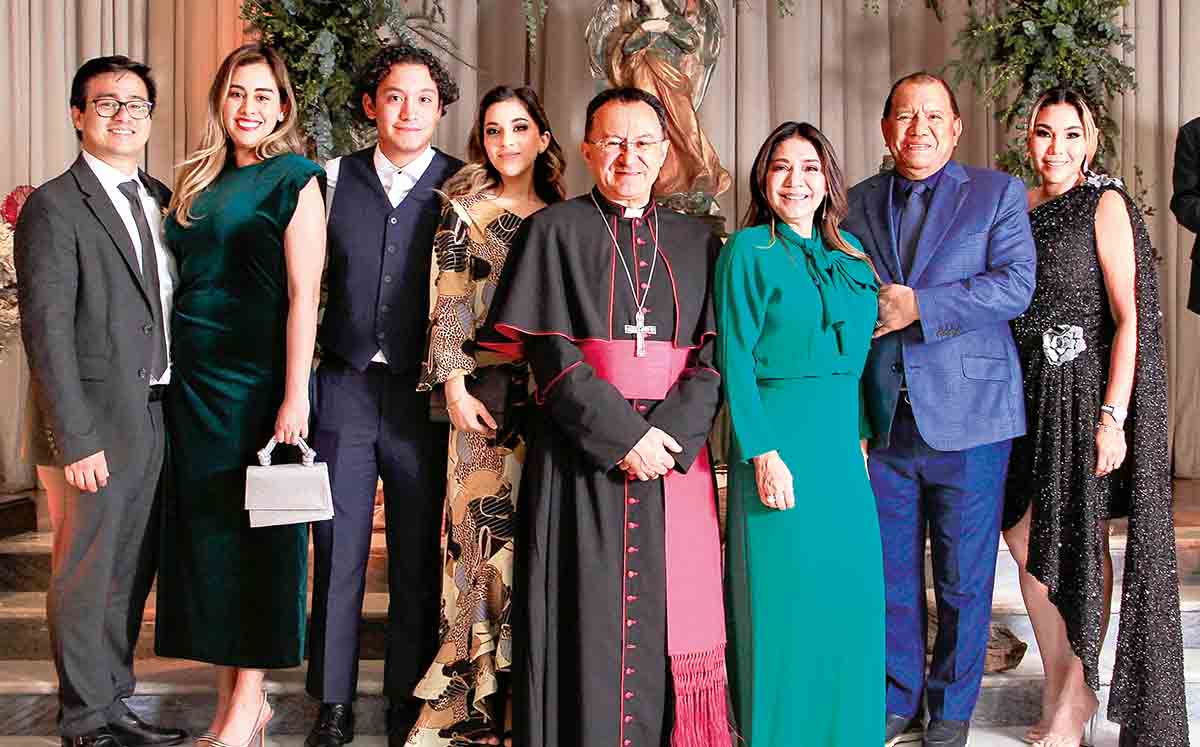 DANIEL MÉNDEZ, CELESTE DEL ÁNGEL, DANIEL SEGURA, ANA GRACIELA RAMÍREZ, JOSEPH SPITERI, HORTENSIA DE SEGURA, TELESFORO SEGURA Y LUCERO SEGURA