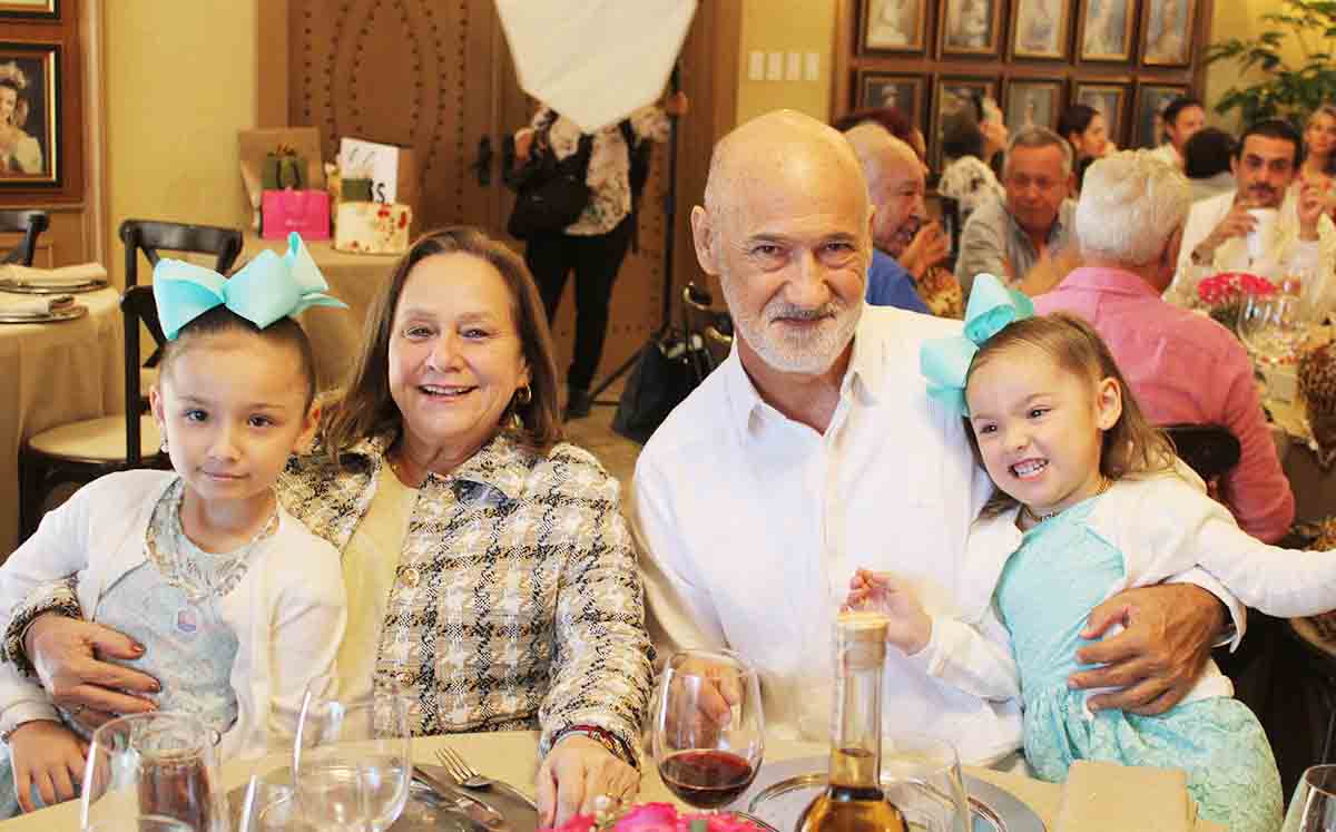 ALICIA VILLARREAL BRICTSON, EDUARDO MUSTIELES