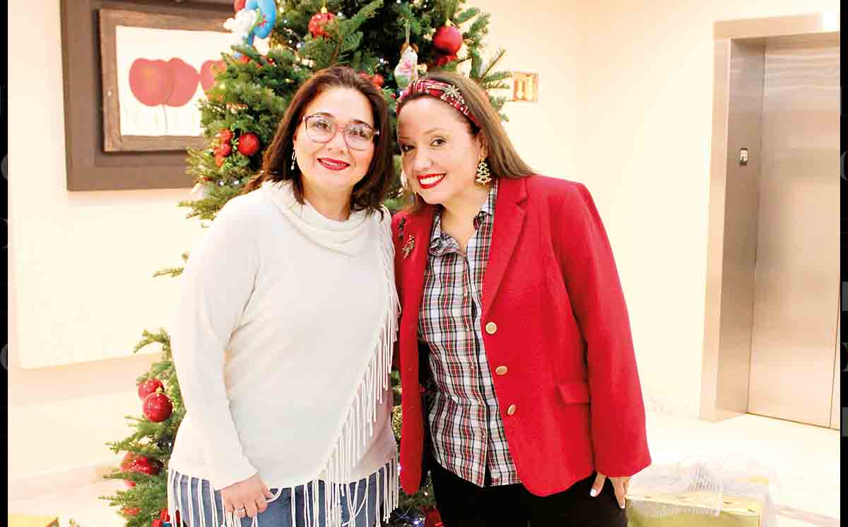 ANA GARZA Y PATRICIA ALTAMIRANO felices de celebrar la tradicional posada del ICT