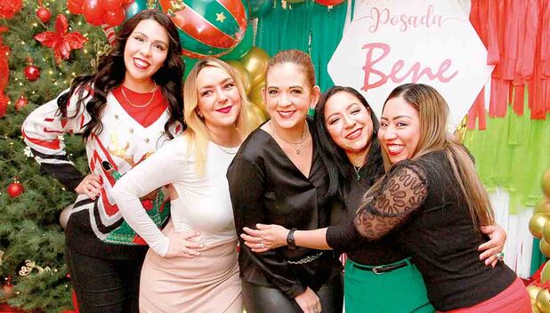 DANIELA SOLÓRZANO, IVETH MUÑOZ, ALMA CÁRDENAS, ISIS BAIZABAL Y JESSICA DOMÍNGUEZ se divirtieron en la posada de la Bene