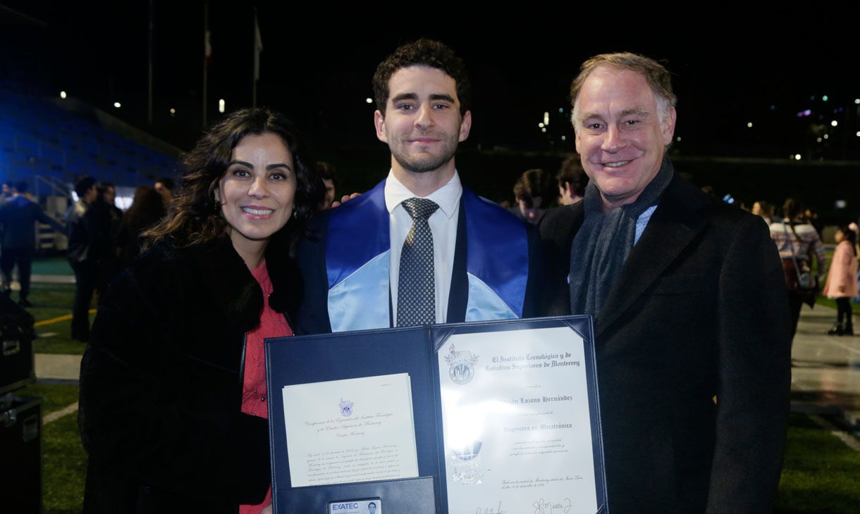 Magda Hernández, Adrián Lozano y Everardo Lozano
