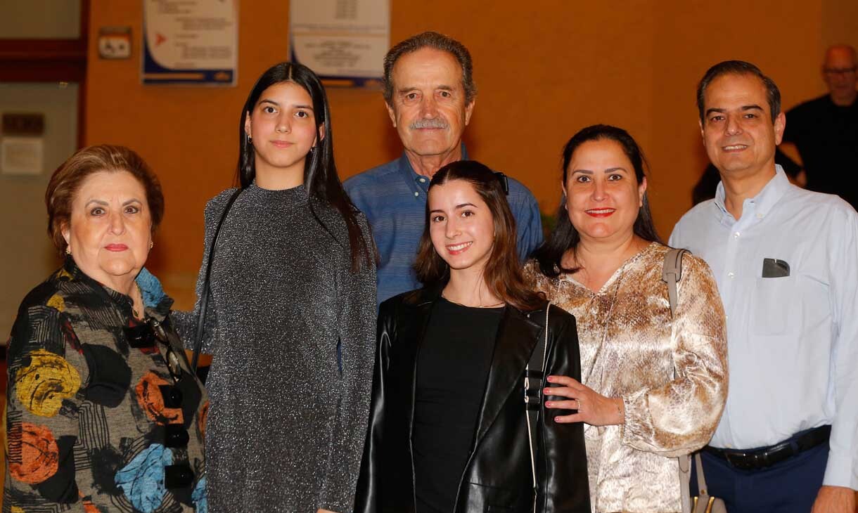 Tere Margáin, Raquel Costa, Isabel Costa, Carlos Elizondo, Lorena Elizondo y Salvador Costa