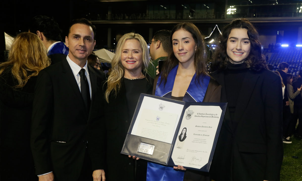 Josué Quintero, Susana Rico, Susana Quintero y Alexandra Quintero