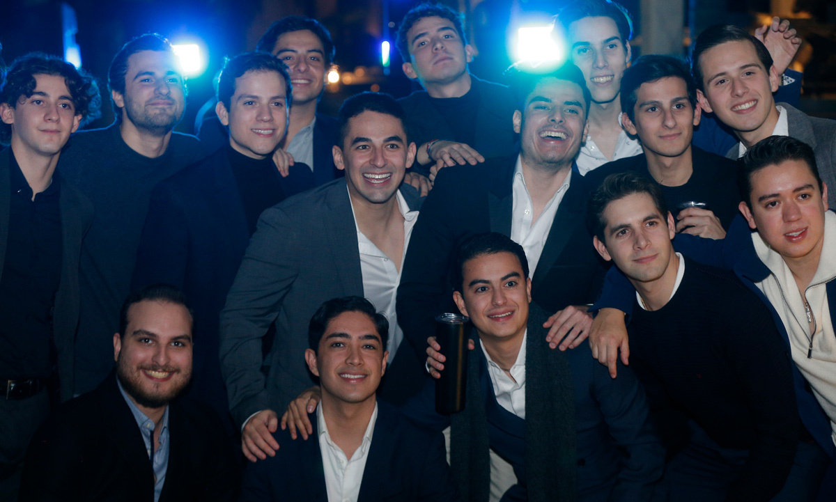 Grupo de asistentes a la posada / Foto: Daniel Saldívar