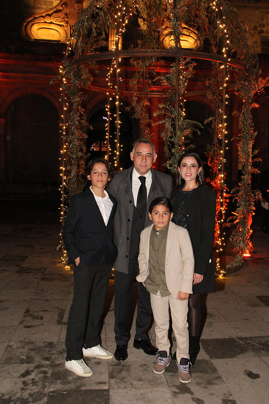 Alberto Esquer, Karen Lozano, Mateo Esquer y Mariano Esquer