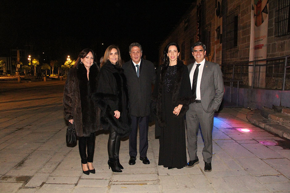 Josefina Barragán, Martha Moragrega, Juan José Frangie, Cristy Mercado de Uranga y Raúl Uranga Lamadrid