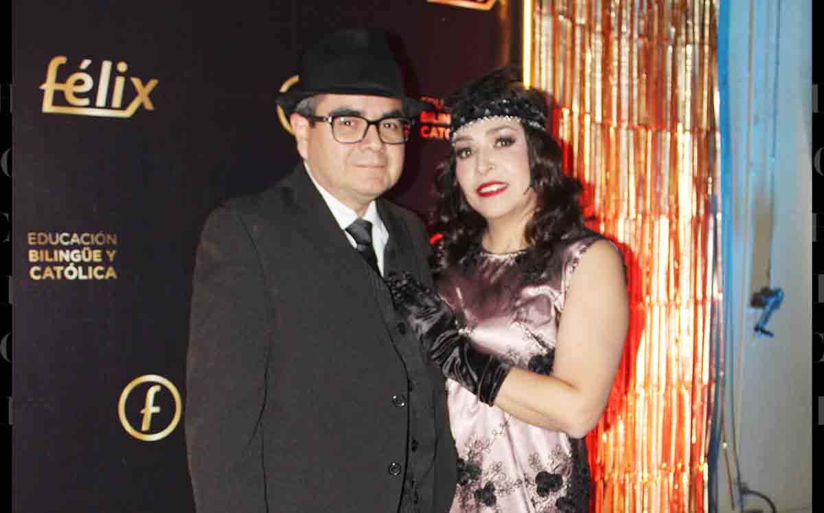 Invitados del evento llegaron con sus mejores outfits