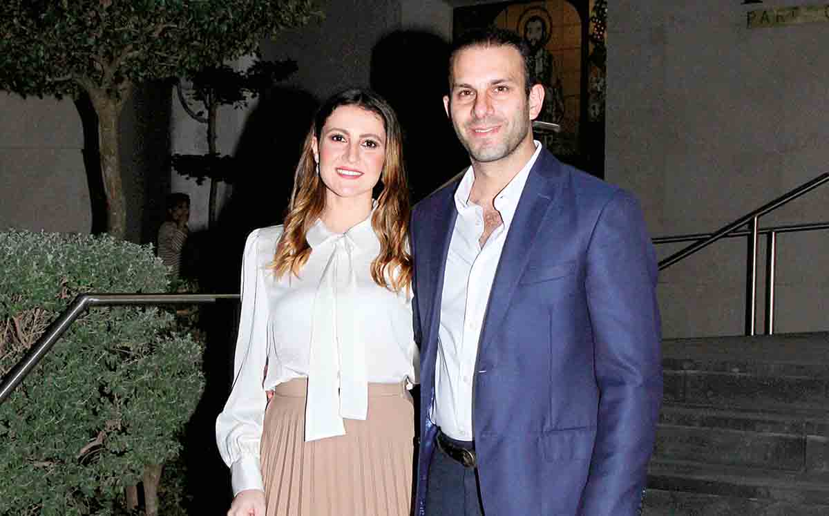 IVONNE GARCÍA Y MON MARON presentes en la misa de gallo