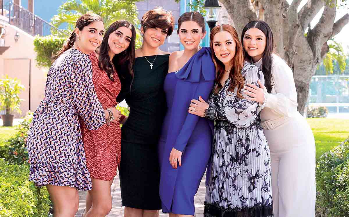 Edición 762: Próxima boda, ANA LUCÍA MADERO, DANIELA MADERO, MARTHA HERRERA, MARTHA MARÍA MADERO, LORENA LAVÍN Y LORENA MORÁN