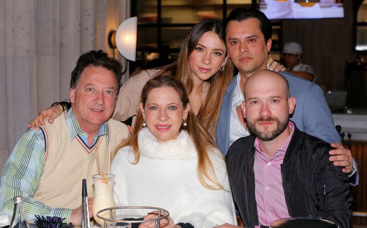 Ana Melissa Navarrete, Iván Freeman, Jesús Navarrete, Elsa Navarrete y Emanuel Navarrete / Foto: Daniel Saldívar