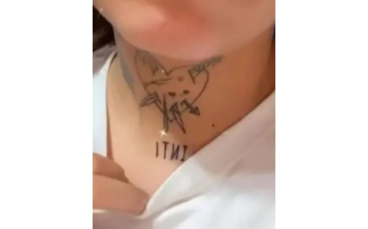 Cazzu confirma el nombre de su hija con tatuaje en el cuello (Instagram)