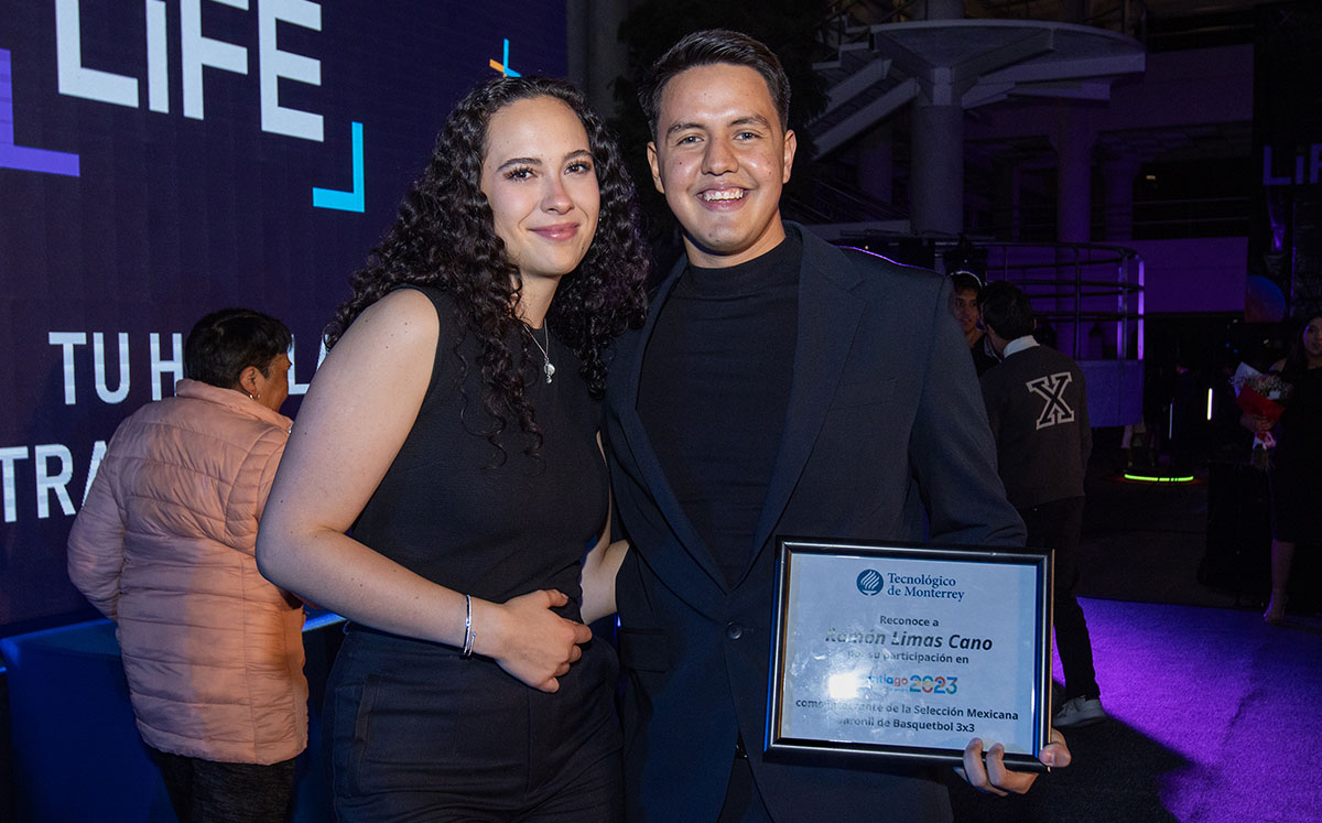 Gigi Muciño y Ramón LimasKarla Velจขsquez