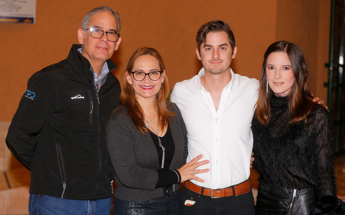 Mario Plascencia, Teté Carrillo, Mario Plascencia y Ale Castaño / Foto: Daniel Saldívar