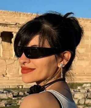 Cazzu confirma el nombre de su hija con tatuaje en el cuello (Instagram)