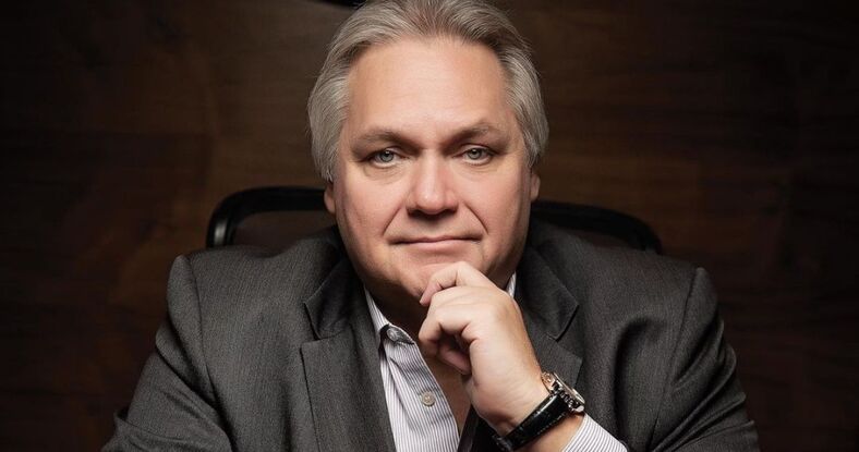Carlos Bremer se desvanece en su oficina; ¿cuál es su estado de salud? (Instagram)