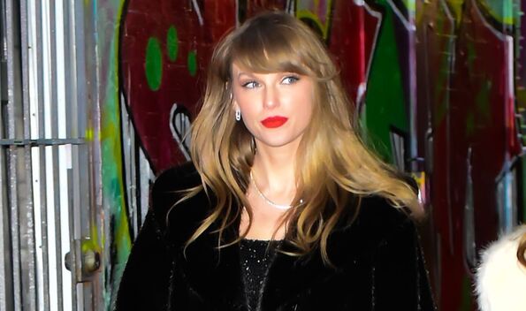 Taylor Swift: Dónde comprar el minivestido que usó en su cumpleaños 34 (Foto: Instagram)