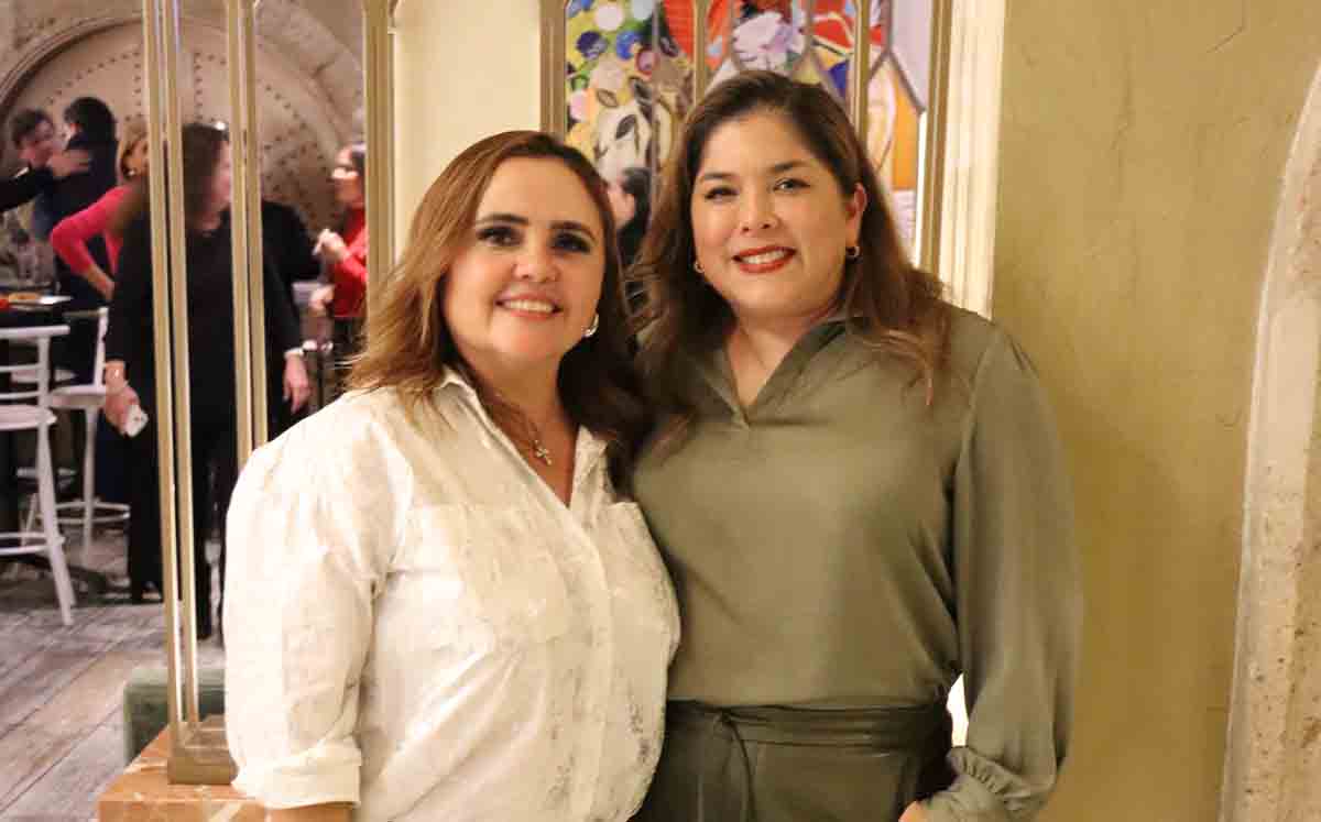 Asistentes del evento felices de despedir el 2023