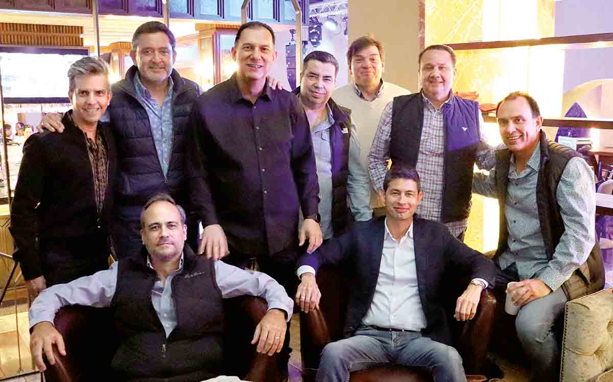 RUBÉN QUINTANILLA, MANUEL RENDÓN, ÓSCAR VILLASANA, MANOLO ZAMUDIO, GUILLERMO DE LA TORRE, SERGIO HINOJOSA, EDUARDO SELVA, JUAN CID Y SERGIO MALDONADO
