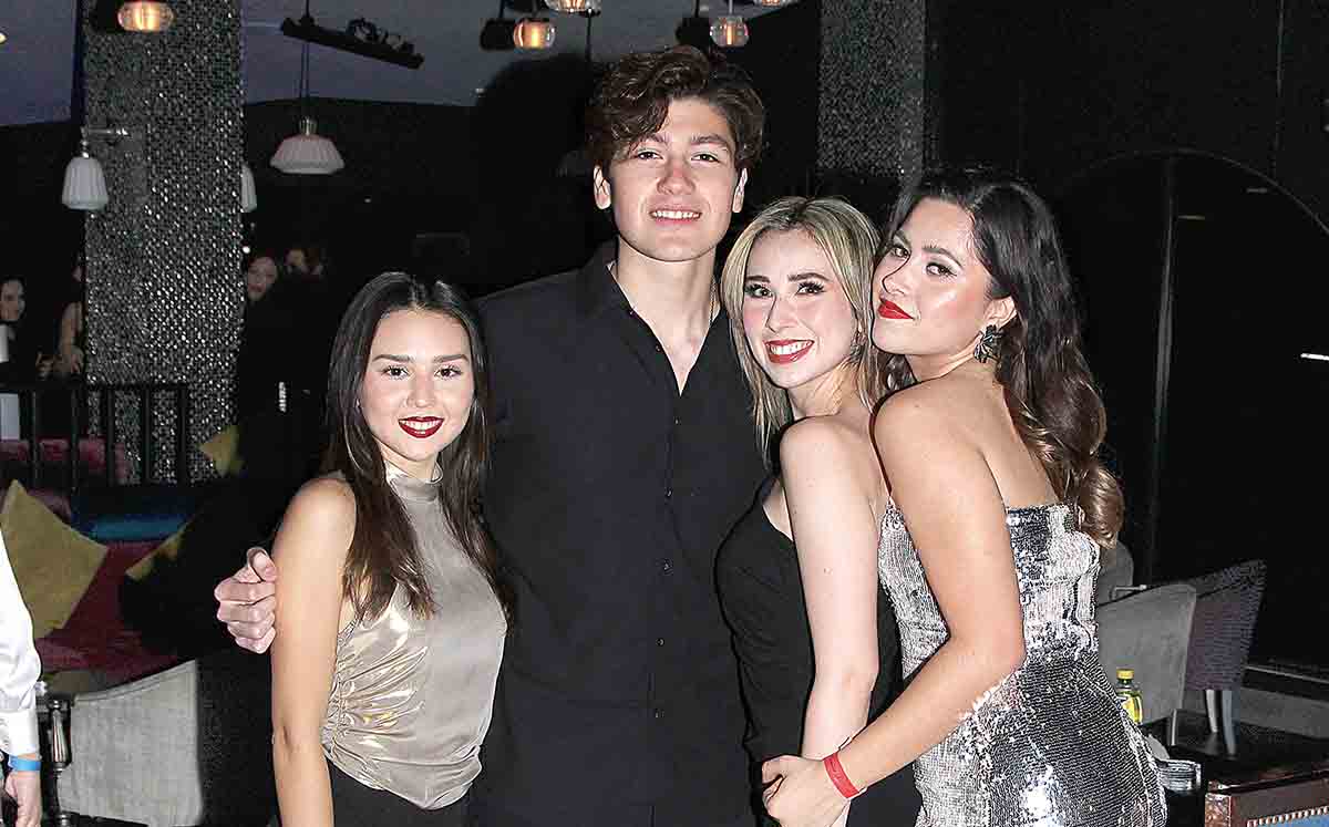 MARÍA BENAVIDES, ANTONIO DIAZ, ANA ROBERTA FLORES Y ANDREA ELIZONDO disfrutaron del Dj del Club Campestre Tampico