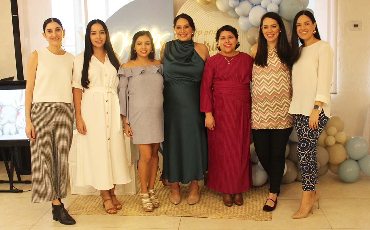 ADIDE MINA, KAREN ROMERO, ANA LAURA GUEVARA, ALI, KARLA RIVERA,  MARÍA ANDREA ORTEGA, CARMEN CUÉTARA felices de celebrar junto a Alicia