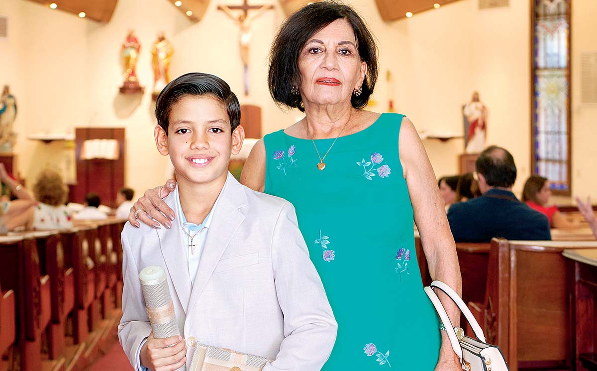 NICO NEMER Y DOLORES DE LA GARZA en la Parroquia de San Pedro y San Pablo