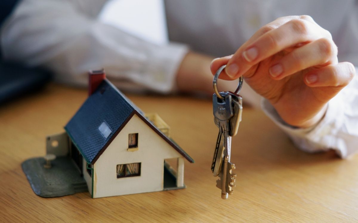Cómo adueñarse de una casa abandonada, según el Código Civil (Foto; Freepik)